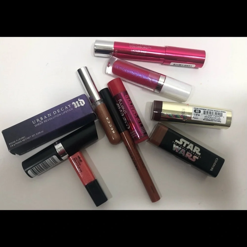 8+ Item Lip Stick/Gloss/Color